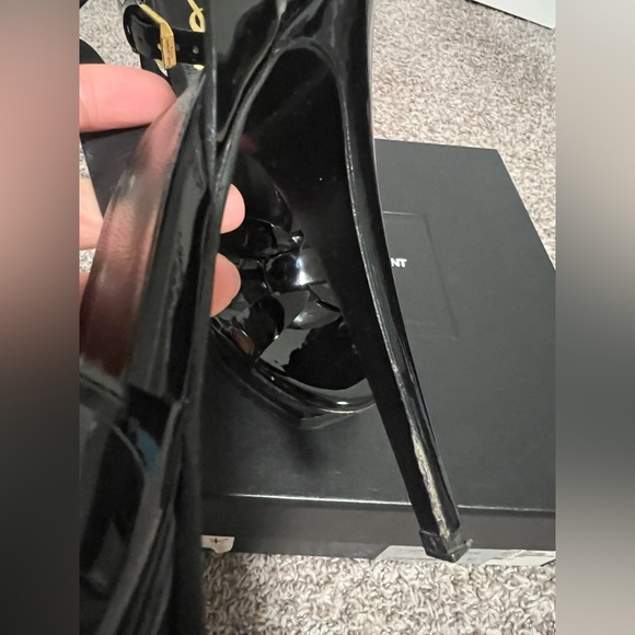 ✖️CONSIGNED✖️YSL TRIBUTE PLATFORM SANDALS IN PATENT LEATHER - Picture 6 of 7